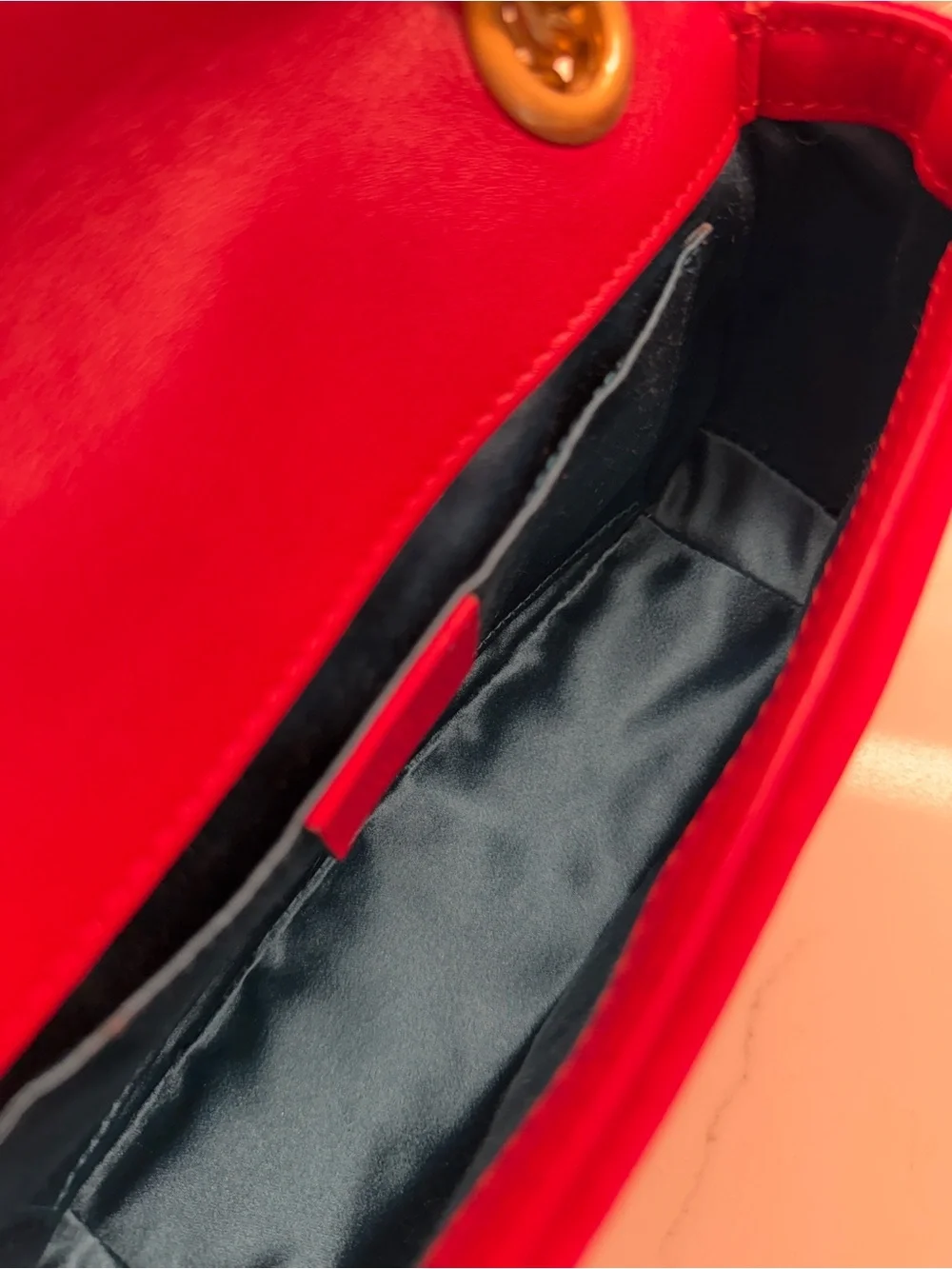 Gucci GG Red Marmont Velvet Shoulder Bag